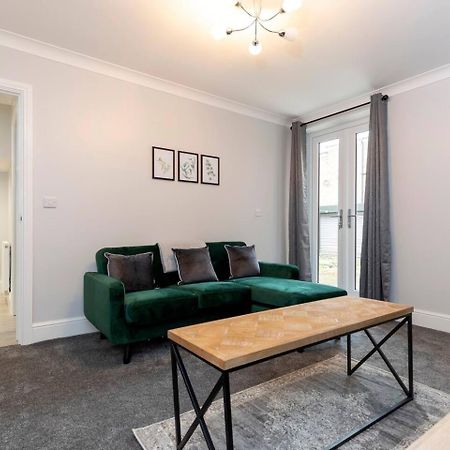 Modern 2 Bedroom Perfect For Family Friends And Workers Саут-Шилдс Екстер'єр фото