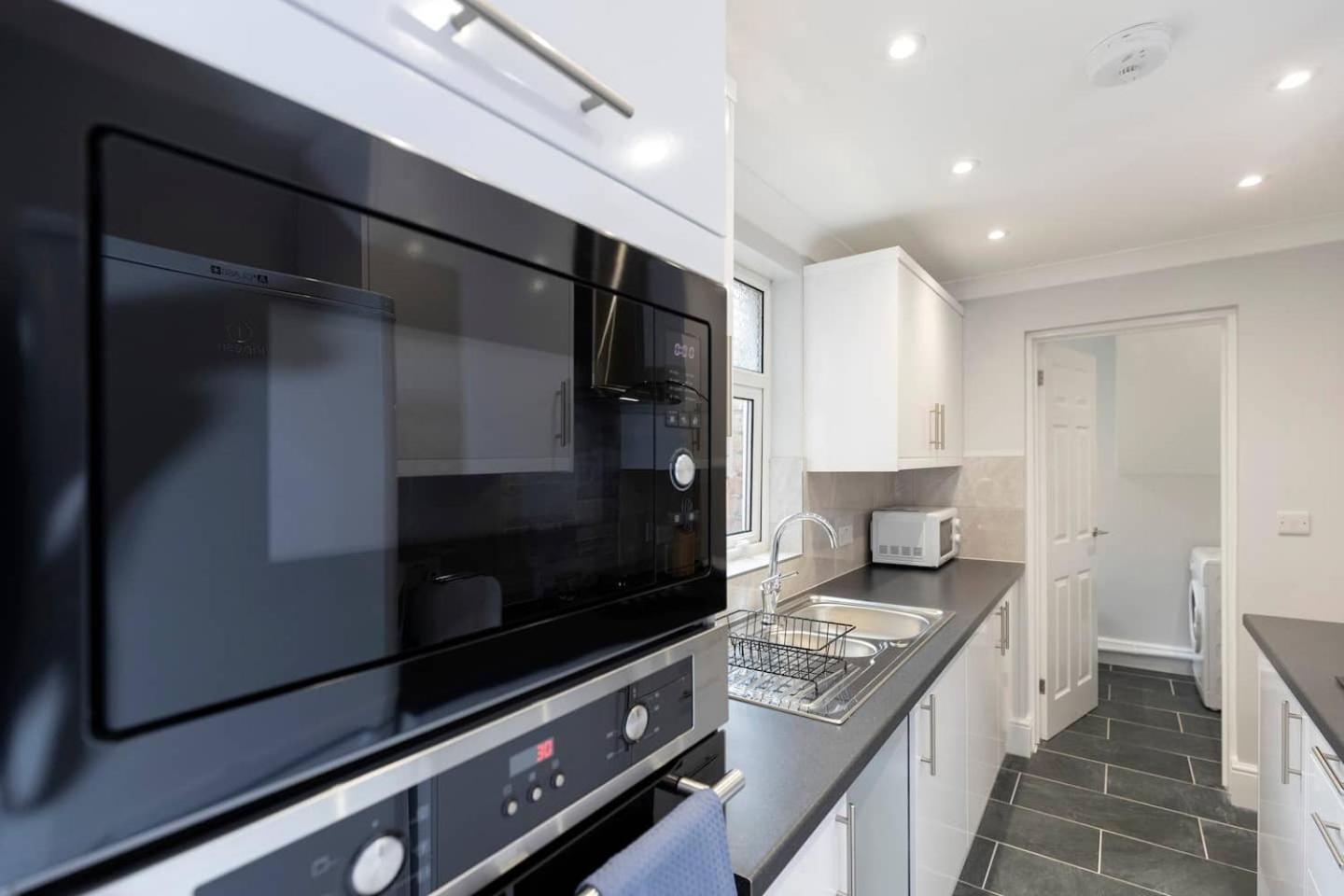 Modern 2 Bedroom Perfect For Family Friends And Workers Саут-Шилдс Екстер'єр фото