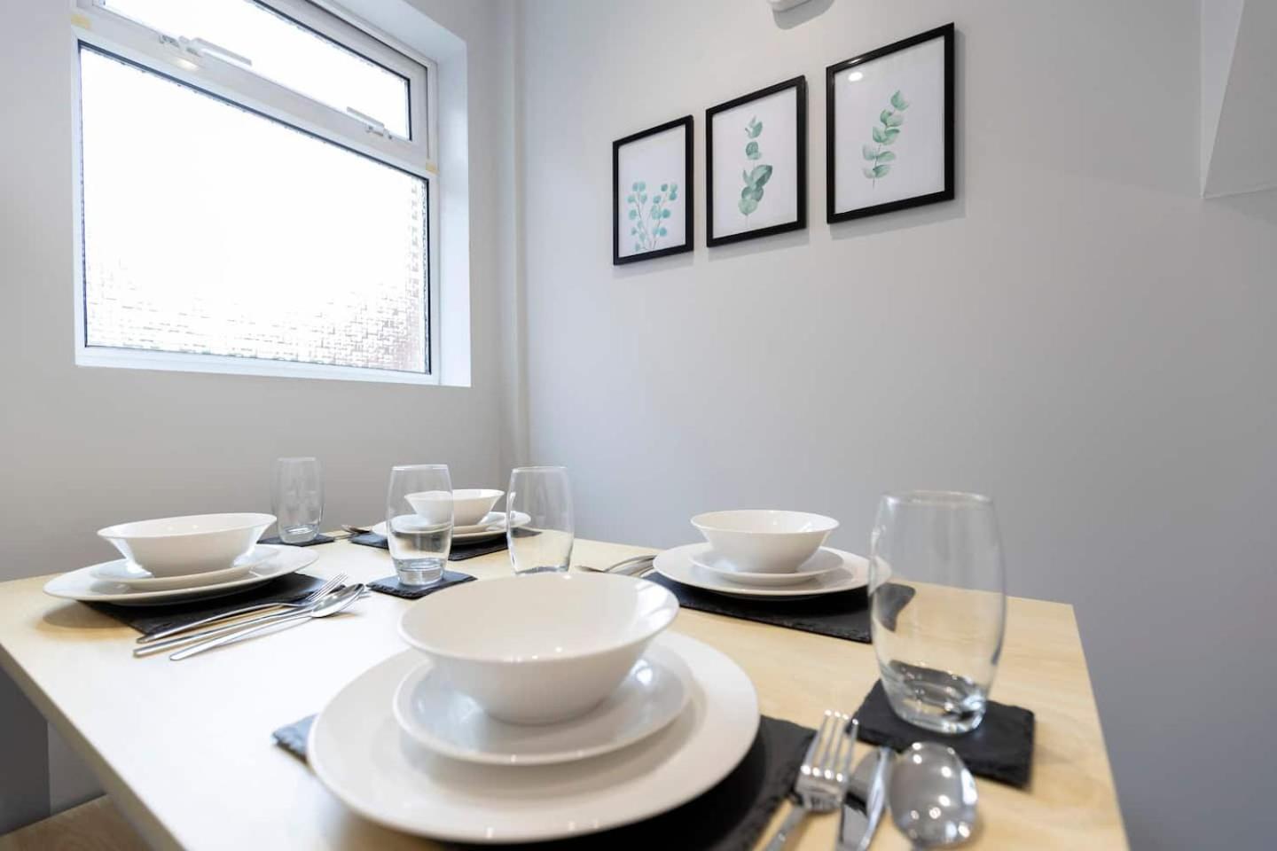 Modern 2 Bedroom Perfect For Family Friends And Workers Саут-Шилдс Екстер'єр фото