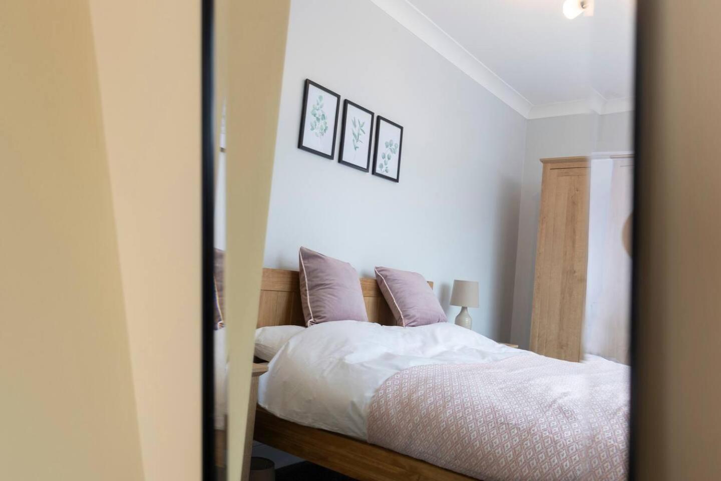 Modern 2 Bedroom Perfect For Family Friends And Workers Саут-Шилдс Екстер'єр фото